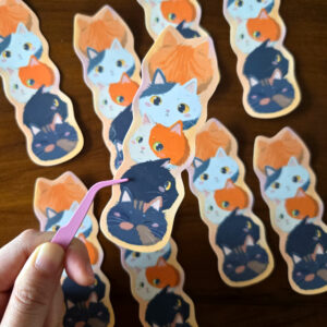 Chonky Cat Head Stack Vinyl Sticker L - Image 1
